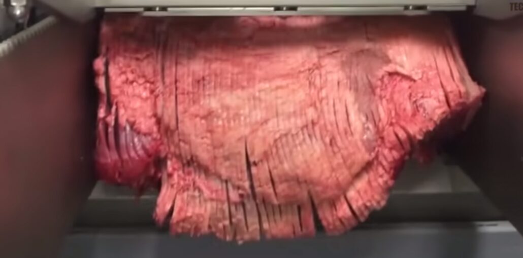 Tầm quan trọng của việc lựa chọn máy cắt thịt công nghiệp phù hợp